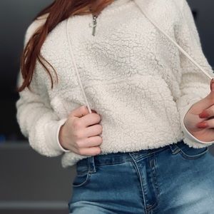 SOFT TEDDY HALF ZIP HOODIE (perfect condition)